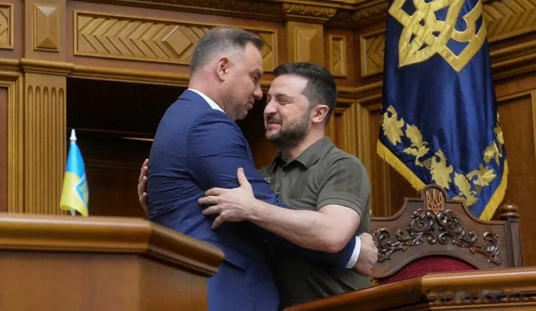 泽连斯基保表态：乌克兰可以保护欧洲，普京可能已经躲起来了

来源:海峡快讯

俄