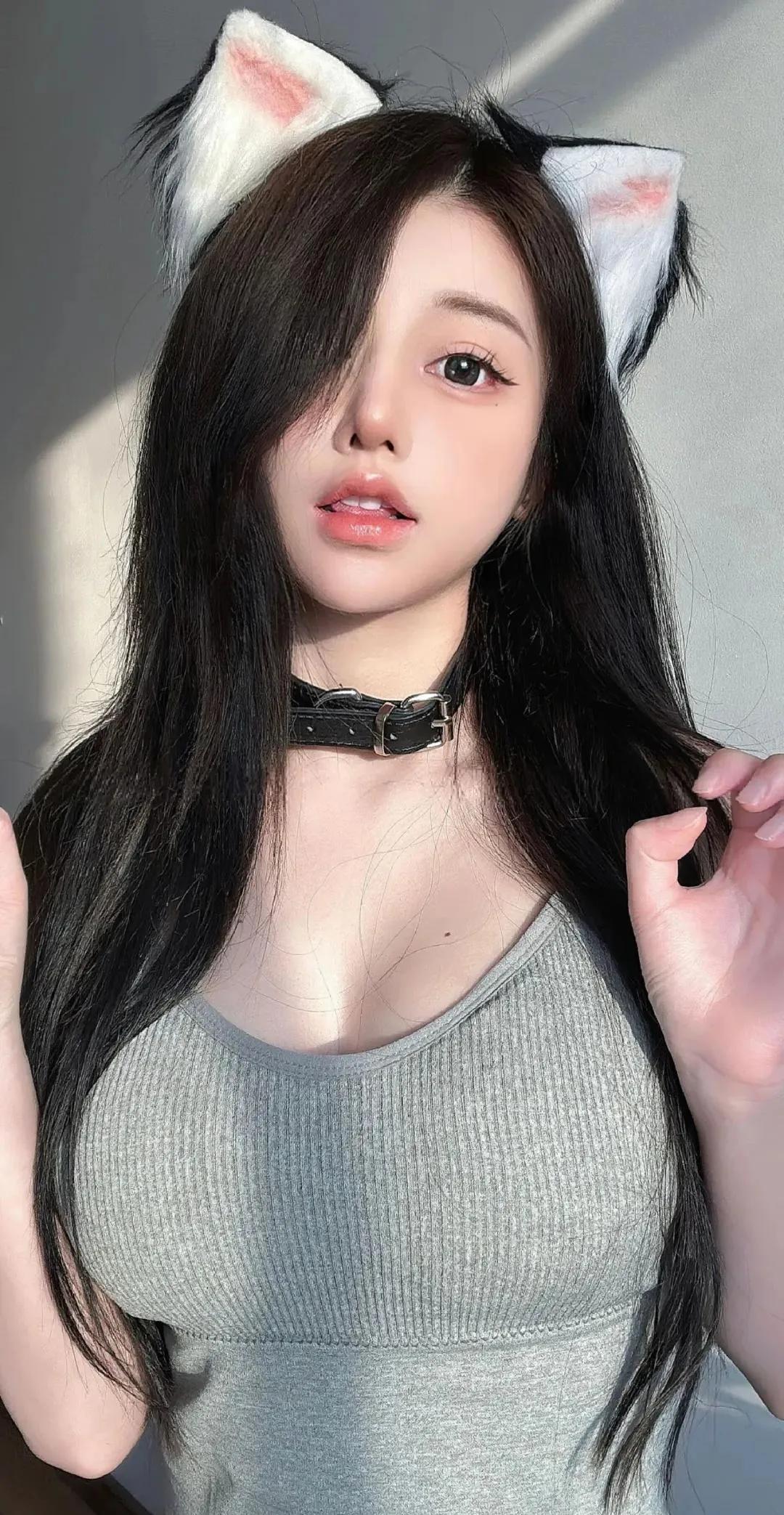 跪求P图大神帮忙，请把脖子上的套套给去掉！美女p图 P图 p图 我是p图小达人 