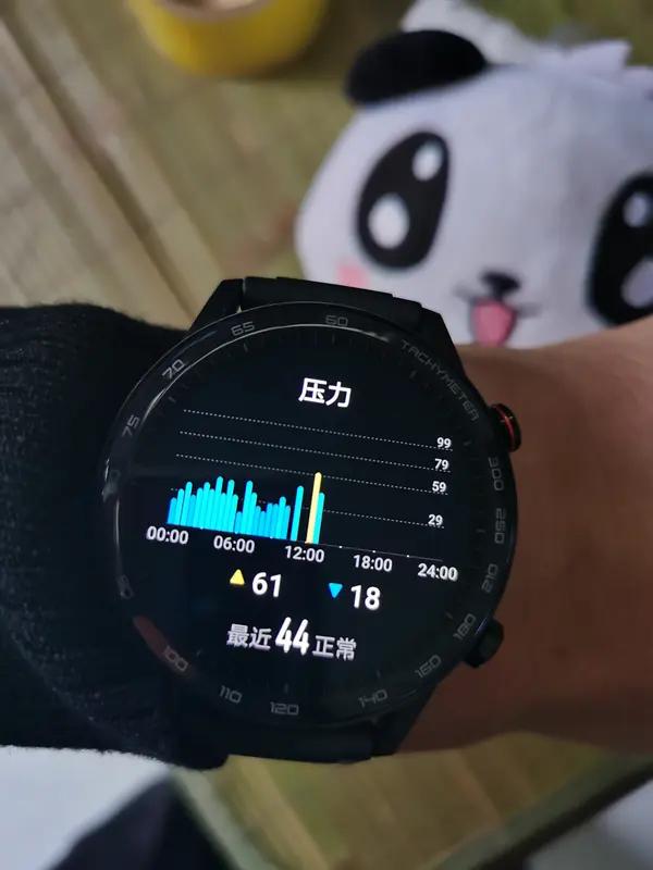 知道为啥现在人病多吗？吃的太好，动的太少。出门就开车，上楼就电梯。管住嘴，迈开腿