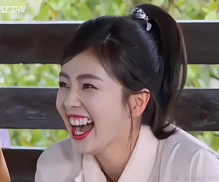 白鹿管理🦷难度大些我理解，管理下表情呢，这种表情出的崩图不是一张两张了 ​​​