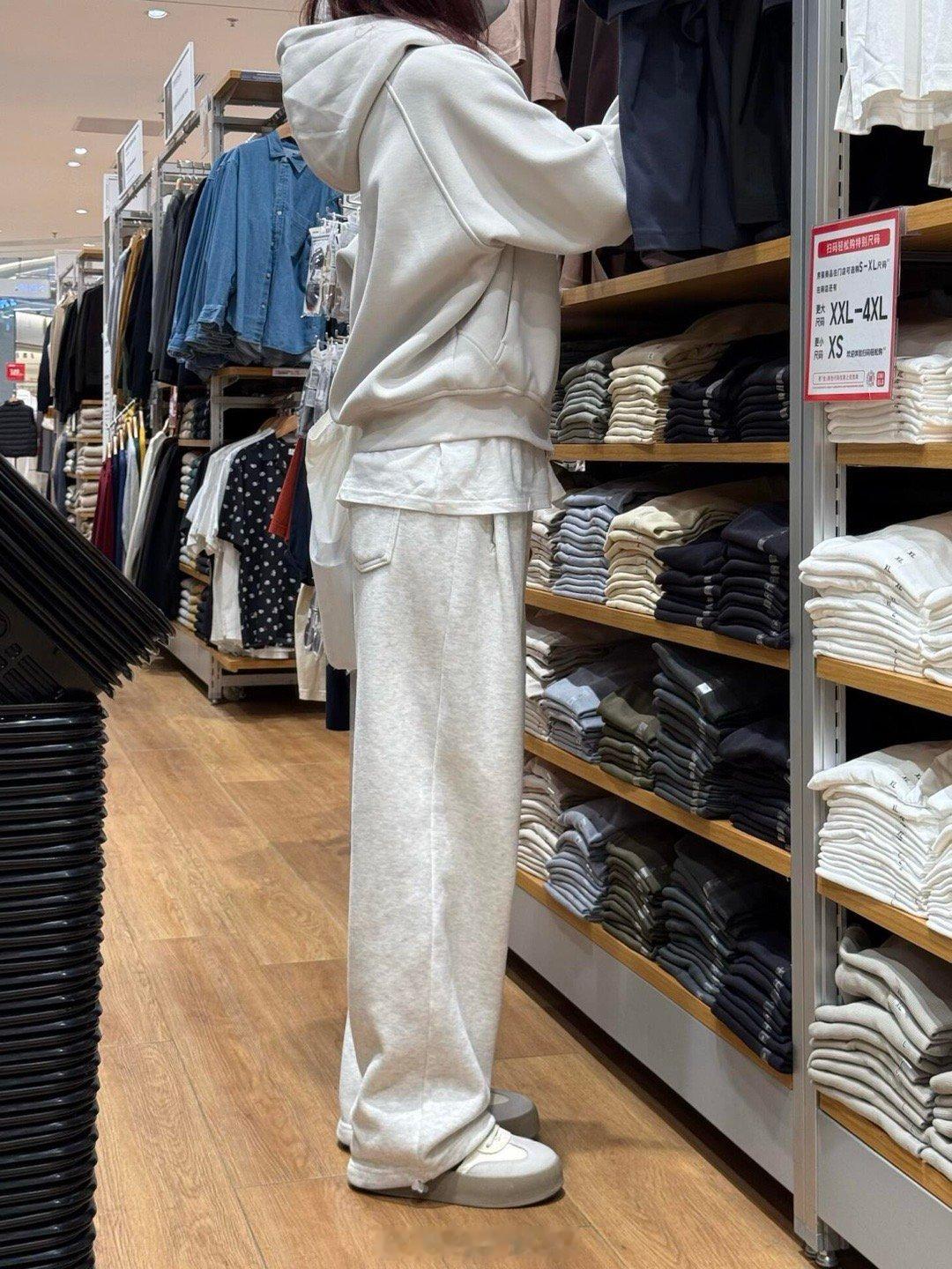 vocal！优衣库你有两下子！！！|||谁懂这条卫裤的含金量啊啊啊啊真的一眼相中