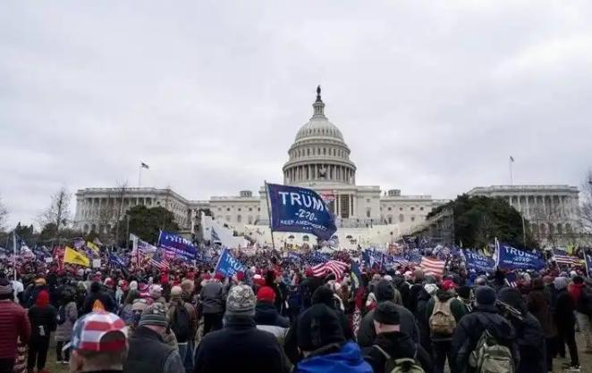 当下美国政坛党派对立严重，却因AI数据中心扩张诞生罕见全民共识，一场覆盖全国42