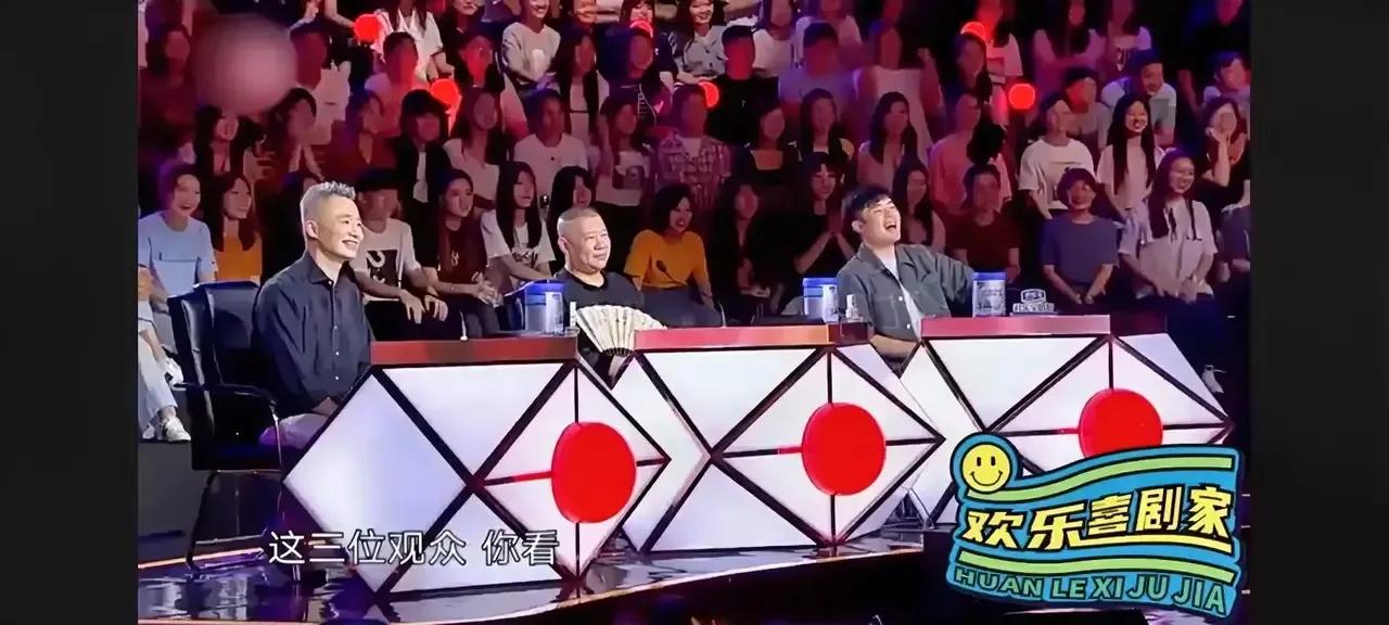 为何总是看到白底红圆在最醒目的位置，真的这么巧合？为什么不是五角星？估计设计的时