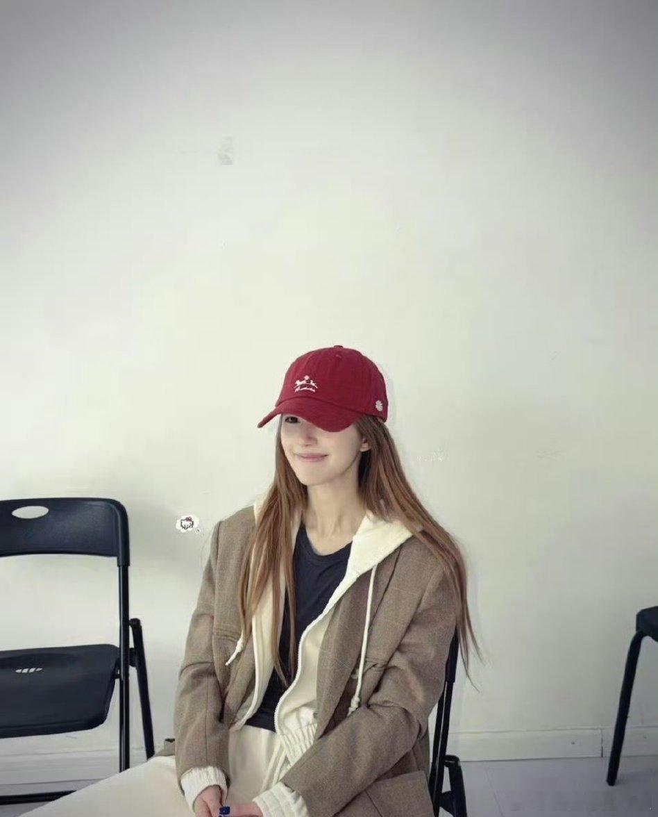 赵露思今日份营业，笑得好开心！ ​​​