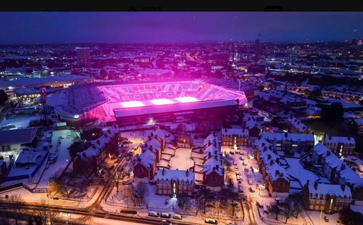 【伯明翰上空的粉红色天空 】但这并非人工智能，也不是滤镜。当地一座体育场开启了强