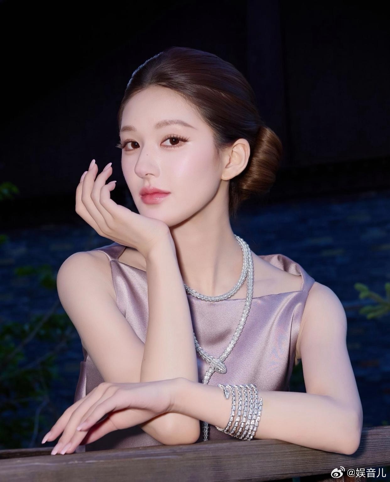 1、阿里和最高法联合出品的现代题材剧《刑事审判庭》在接触刘诗诗，导演刘进，编剧余