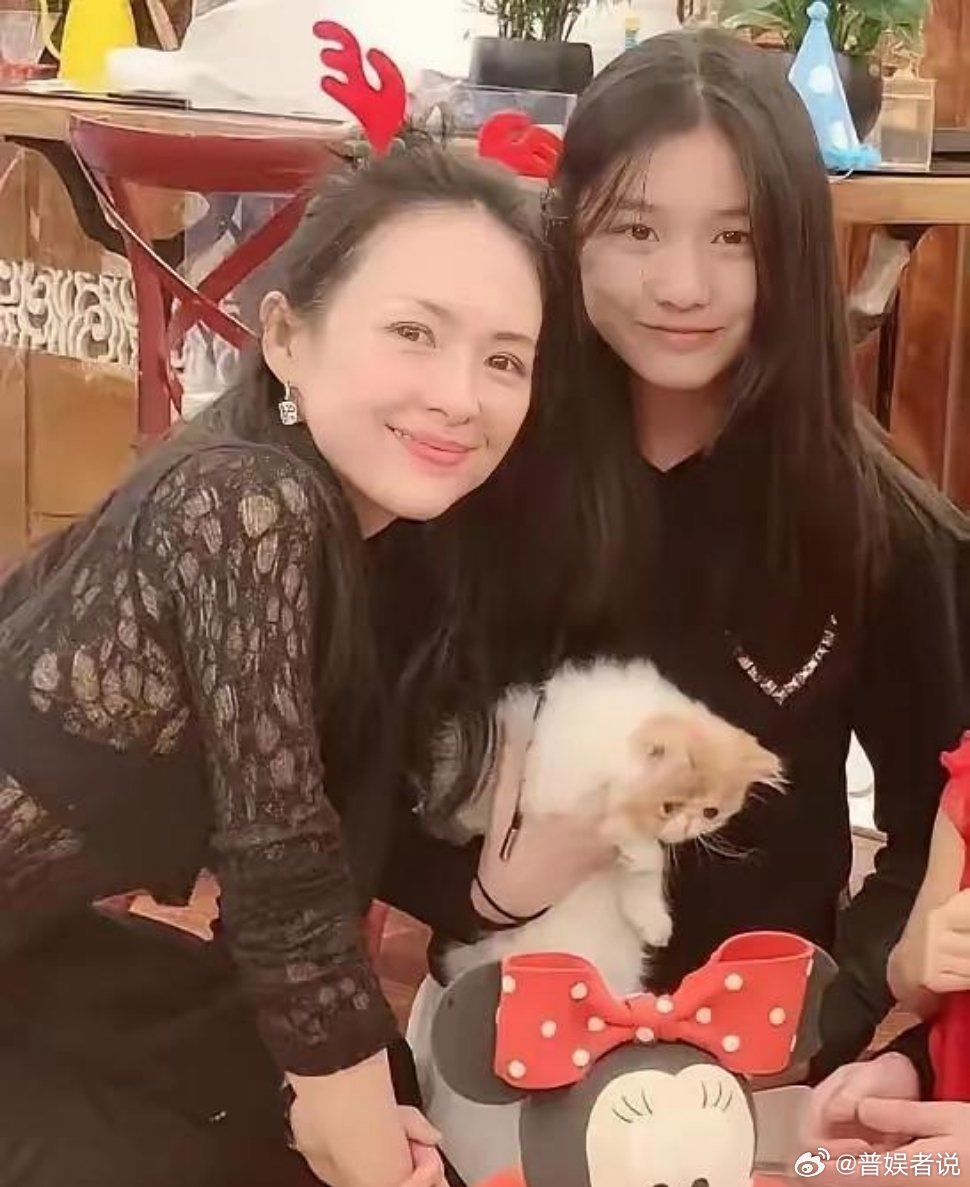 仅仅一晚，汪峰仿佛大梦初醒：这哪是普通的离婚，分明是“大本营”被连锅端。女儿醒醒