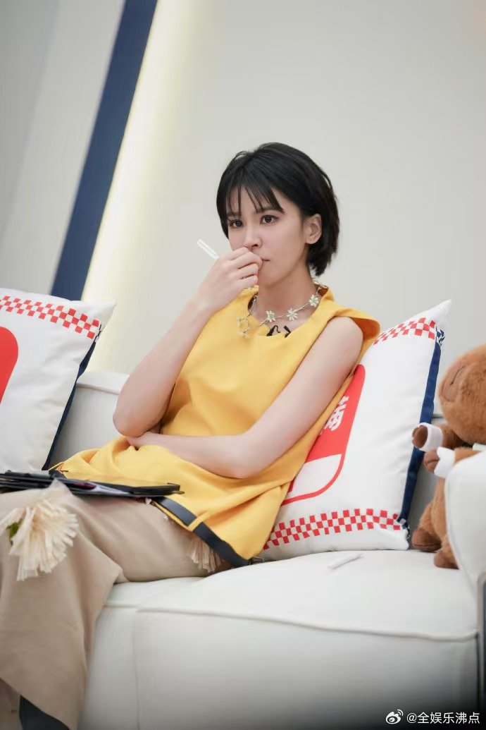 歌手浪姐联动乘风2026疯狂星期五重磅来袭，歌手与浪姐舞台梦幻联动，沉浸式聆听动