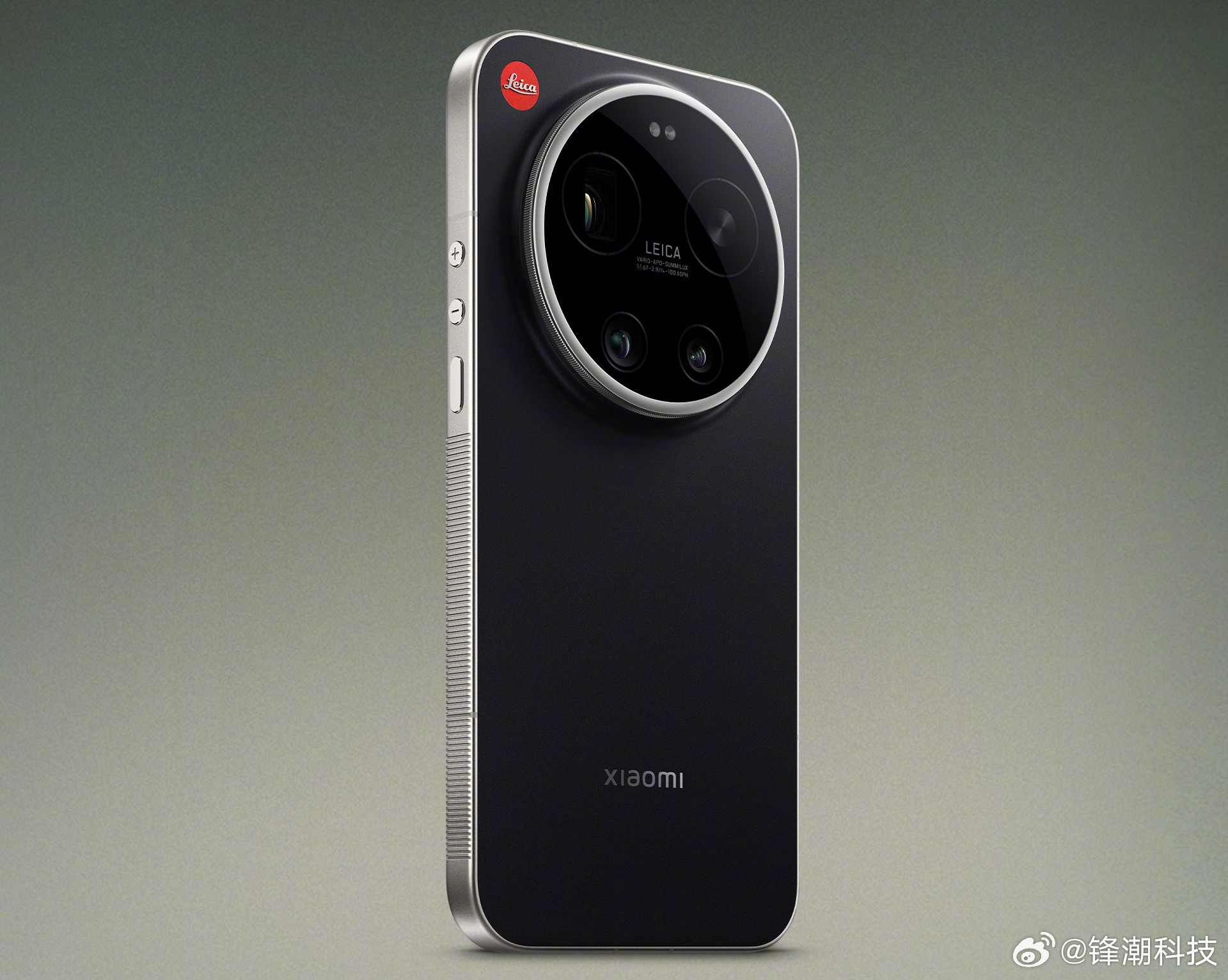小米17 Ultra徕卡版居然还有出新，近期会上新的「黑银色」版本。 