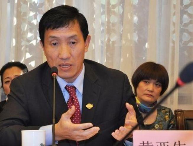 “中国拿什么挑战美国？人均收入只有人家的8%！”就是这位中国经济领域专家-黄亚生