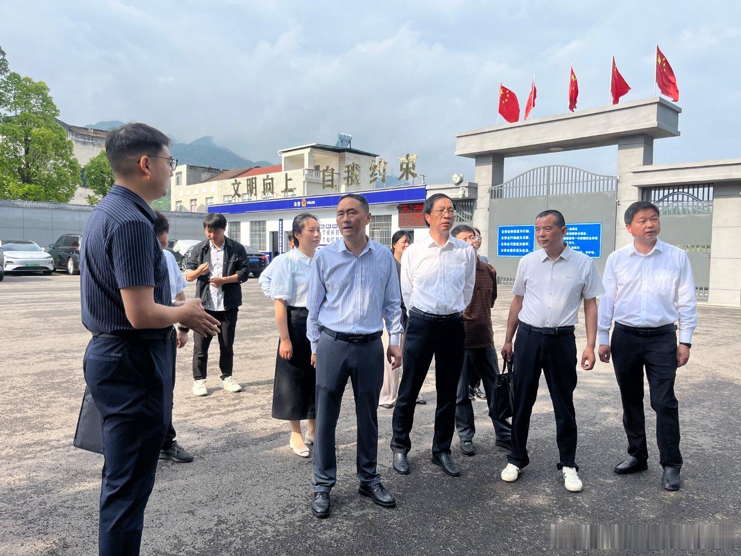房县 县人大常委会执法检查组开展《中华人民共和国未成年人保护法》贯彻实施情况检查