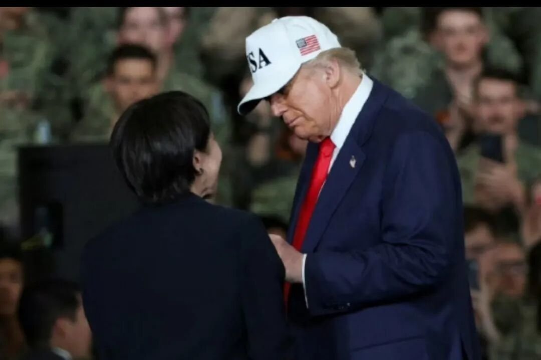 特朗普在 11 月 25 日主动致电日本首相高市早苗，要求她在台海问题上缓和言论