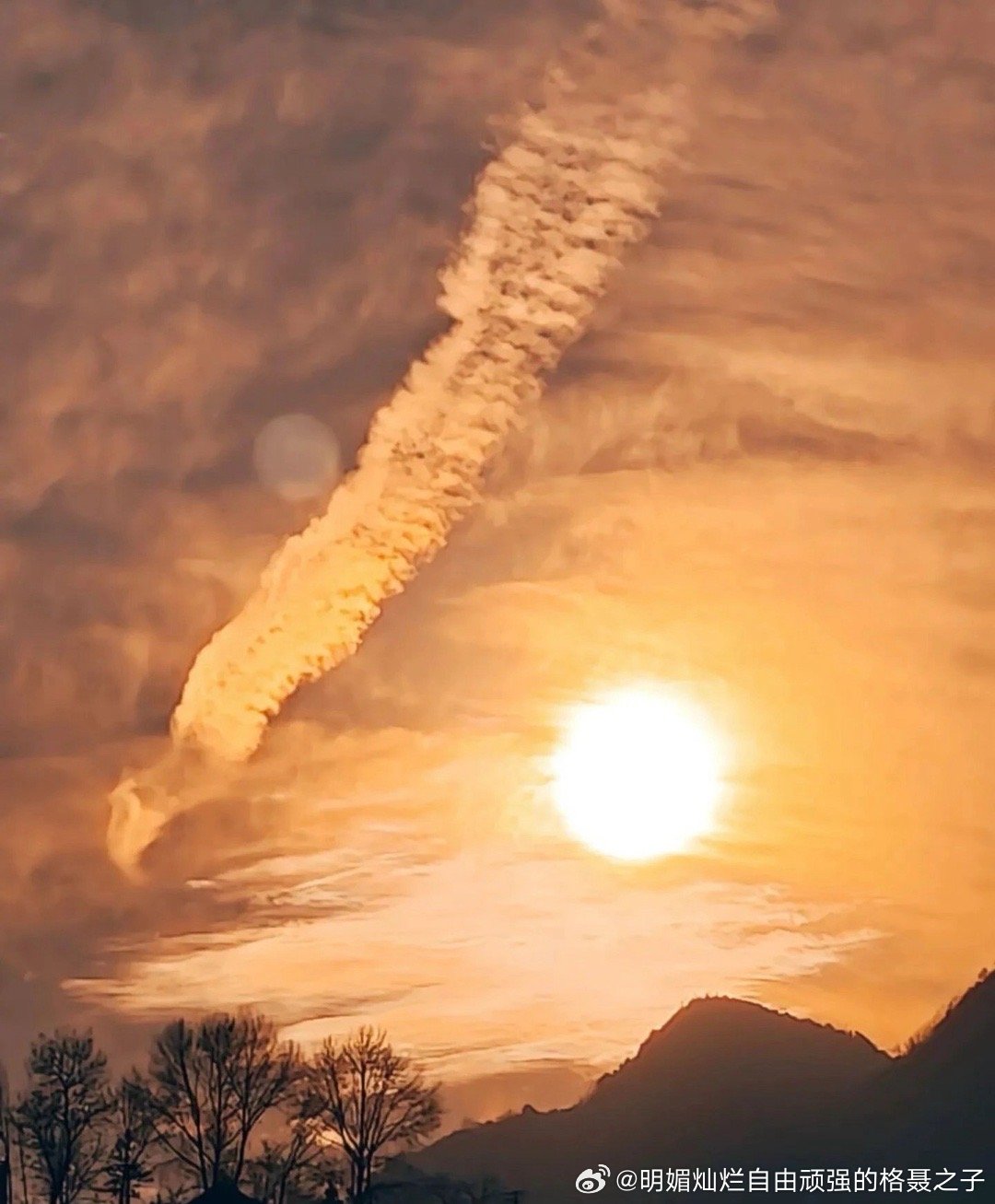 生活的溪流从四面八方奔涌而来，你喜欢的那条溪流是否在其中尤未可知。但那又怎样，每