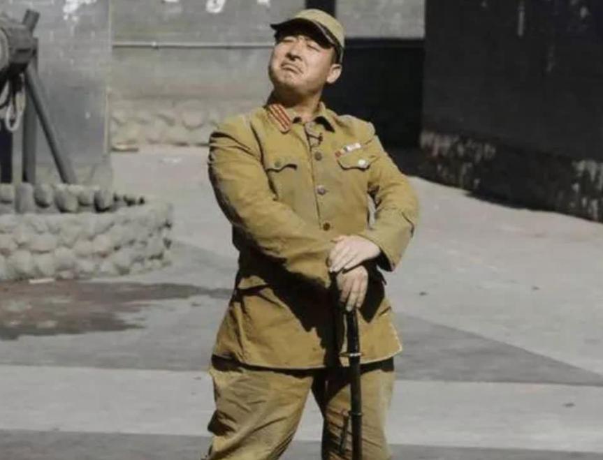 1939年，日本大佐为了取乐，举枪打死八名中国士兵，紧接着，他又瞄准第九人，对副