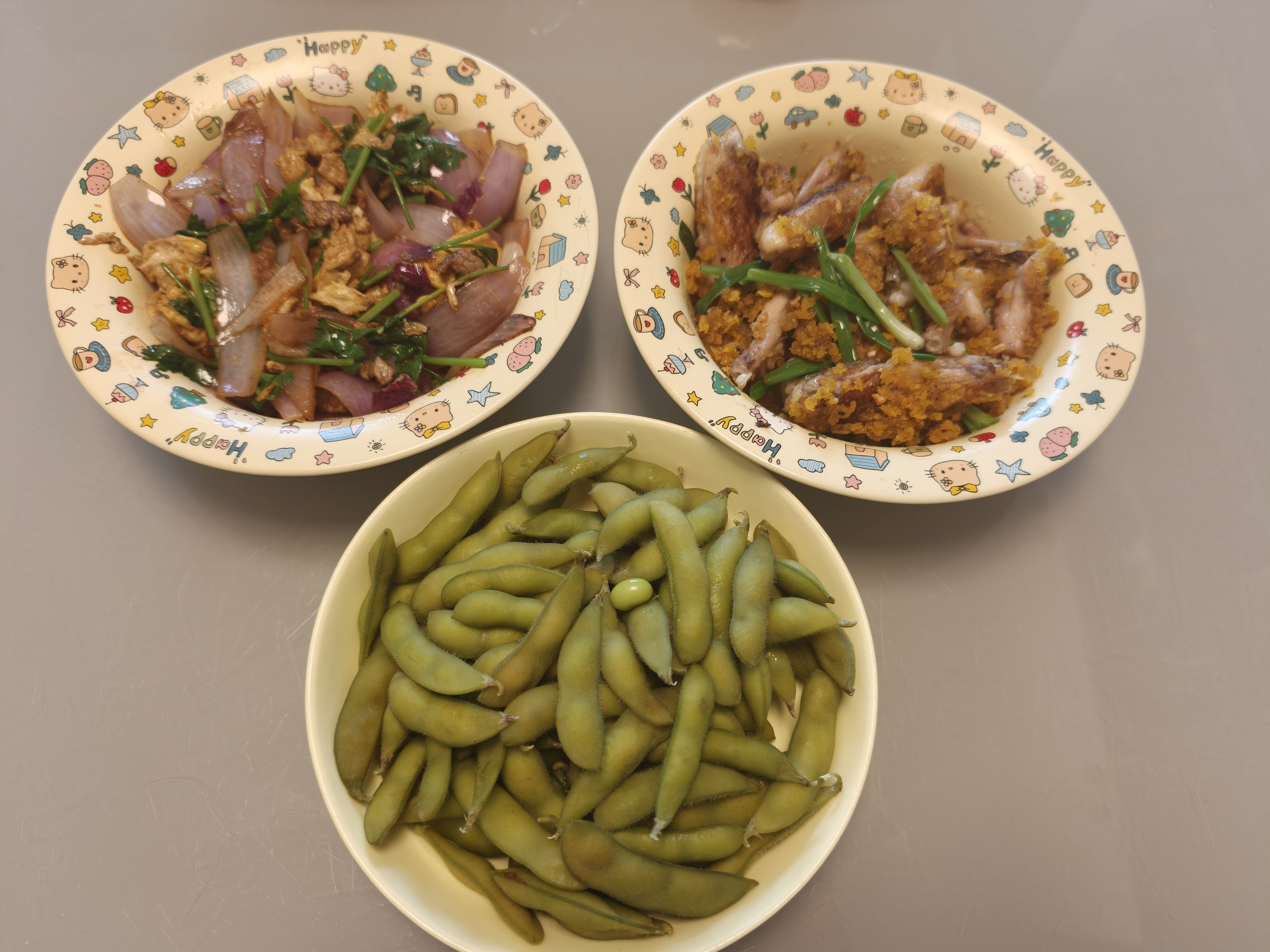 每日一餐分享 冰箱小炒（冰箱里有啥炒啥的意思）盐水毛豆避风塘鸡翅 