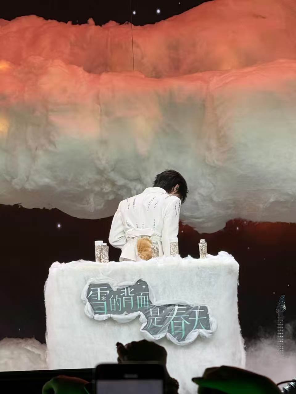 张泽禹小狗尾巴 自带无辜小狗眼神，摇尾巴瞬间甜度爆棚，可爱没有天花板 