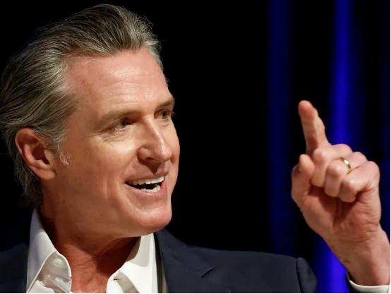 美国加州州长纽森，一句话把自家不少人都给干沉默了。原话是这么说的：“中国越成功，