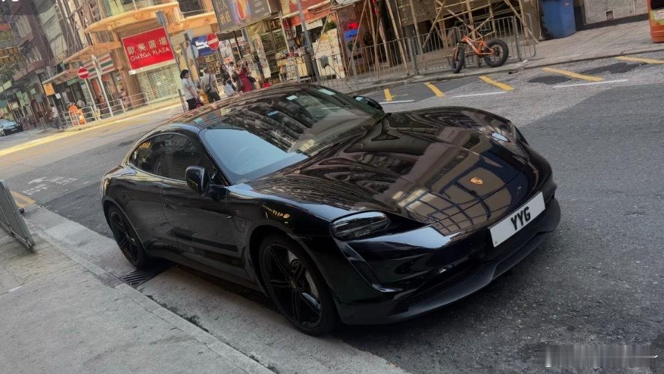 去过一次香港，那边的Taycan贼多 