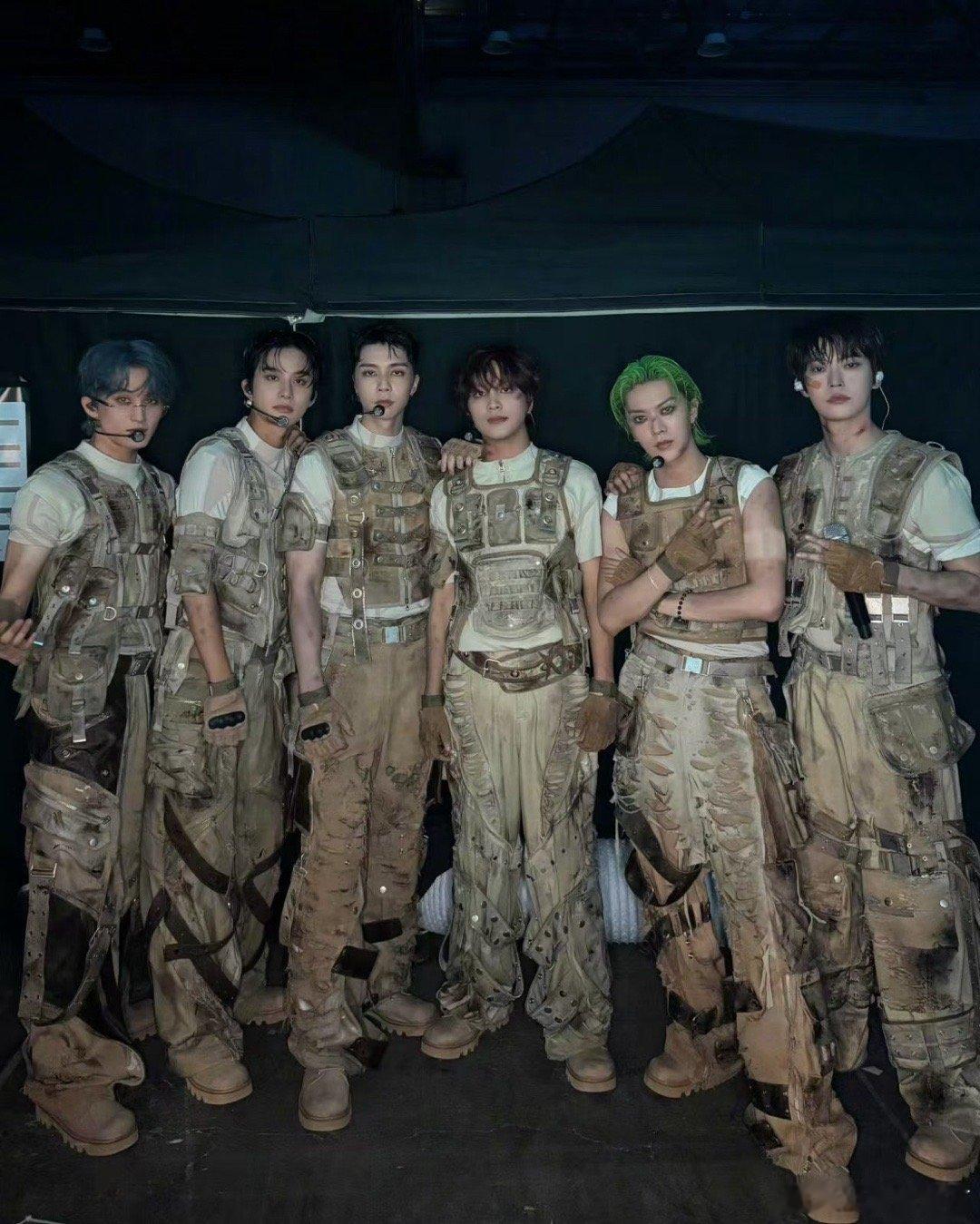 太阳的后裔NCT127NCT127的歌谣大战舞台图🈶！这造型确实让人眼前一亮，