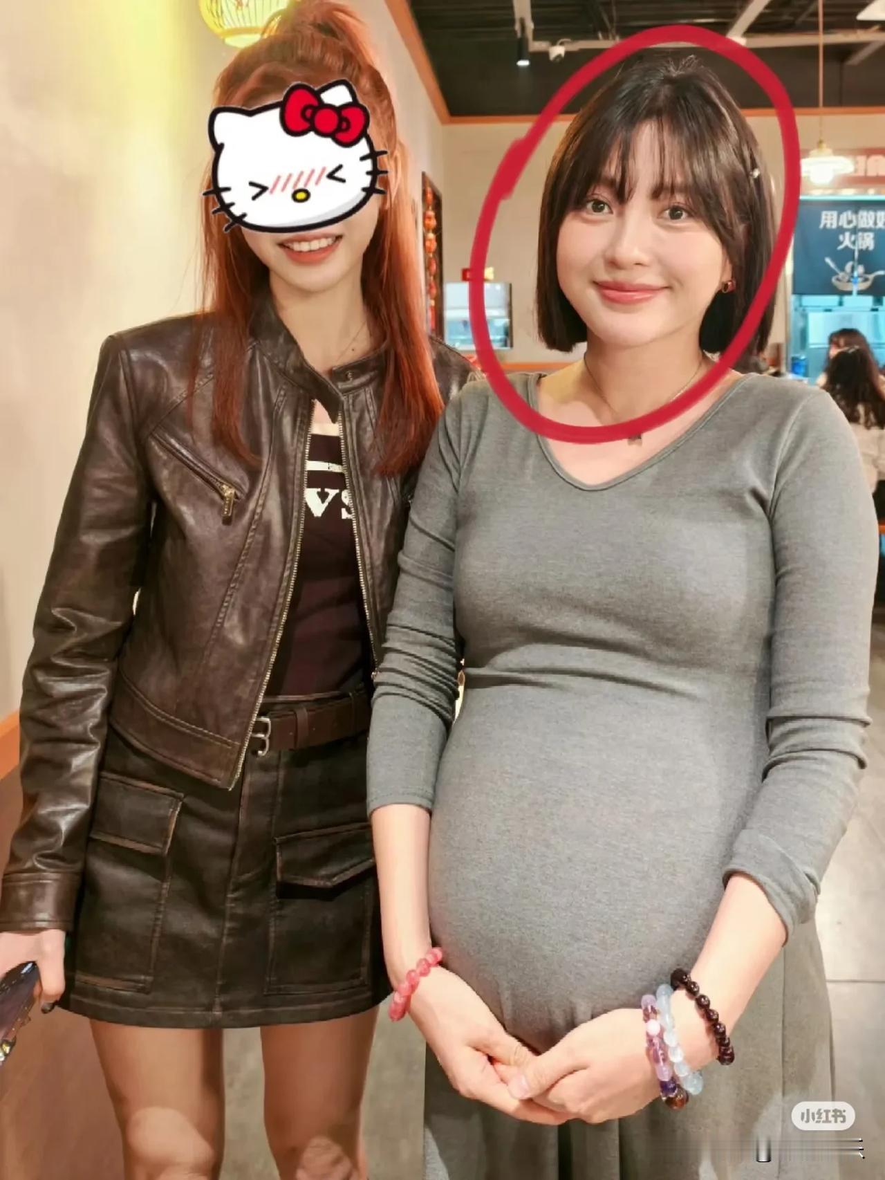 包文婧真辣妈挺孕肚和素人拍照，状态太好了
看包文婧的孕肚照，好美啊！肚子已经很大