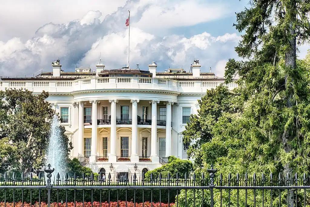 全网沸腾！4月3日白宫突然抛出一则重磅消息，正式向国会提交了2027财年的预算方