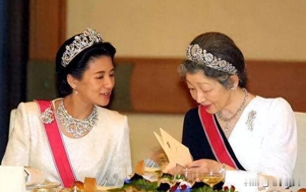 雅子与美智子：婆媳关系融洽||雅子的经历成为许多人令人感叹的故事，而在众多议论中
