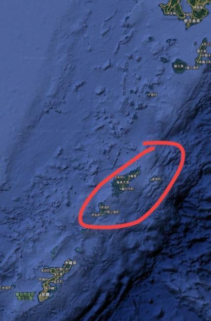 不要跟日本讲道理，过一次横当水道日本都闭嘴了。

横当水道介于日本奄美大岛和横当