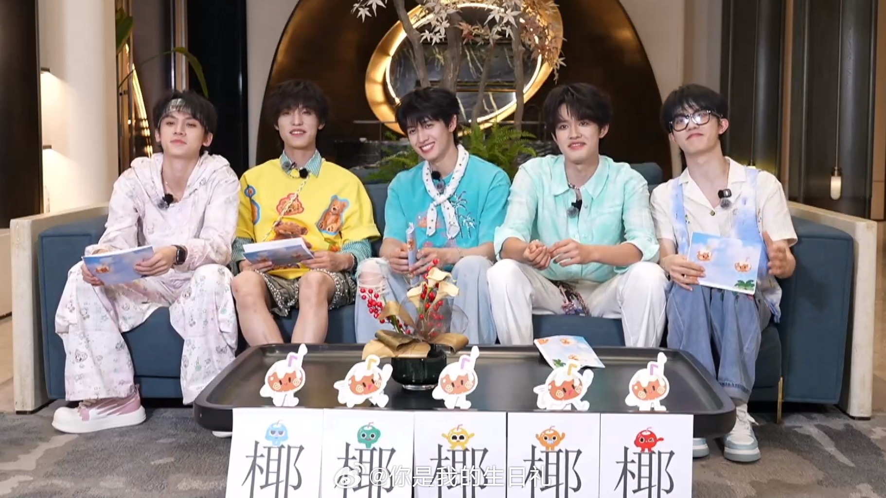 🗣️：去新疆必带的东西提偶皮：百事可乐真是个合格的代言人 