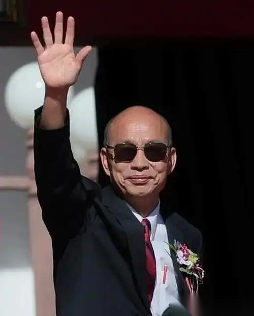 4月27日，台湾地区立法机构负责人韩国瑜第三次召集蓝绿白三党团协商防务特别条例，