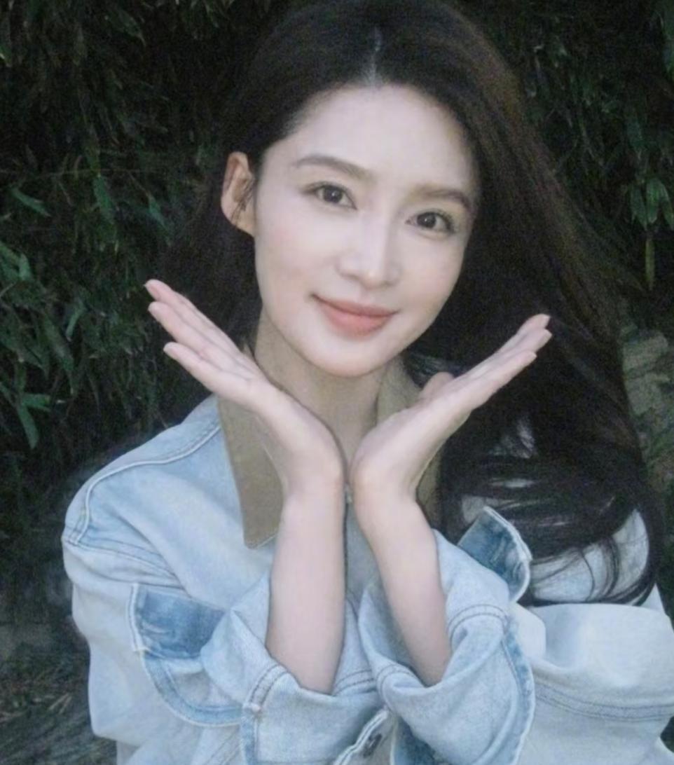 这话一出，多少人心里咯噔一下。李沁这姑娘，打小从昆曲舞台走出来，在影视圈一扎就是