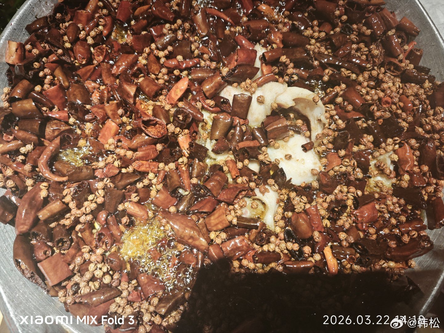 昨天去打纯净水，刷不动卡，不知是机器坏还是卡坏，就拎着空桶回来。我完全没有想到小