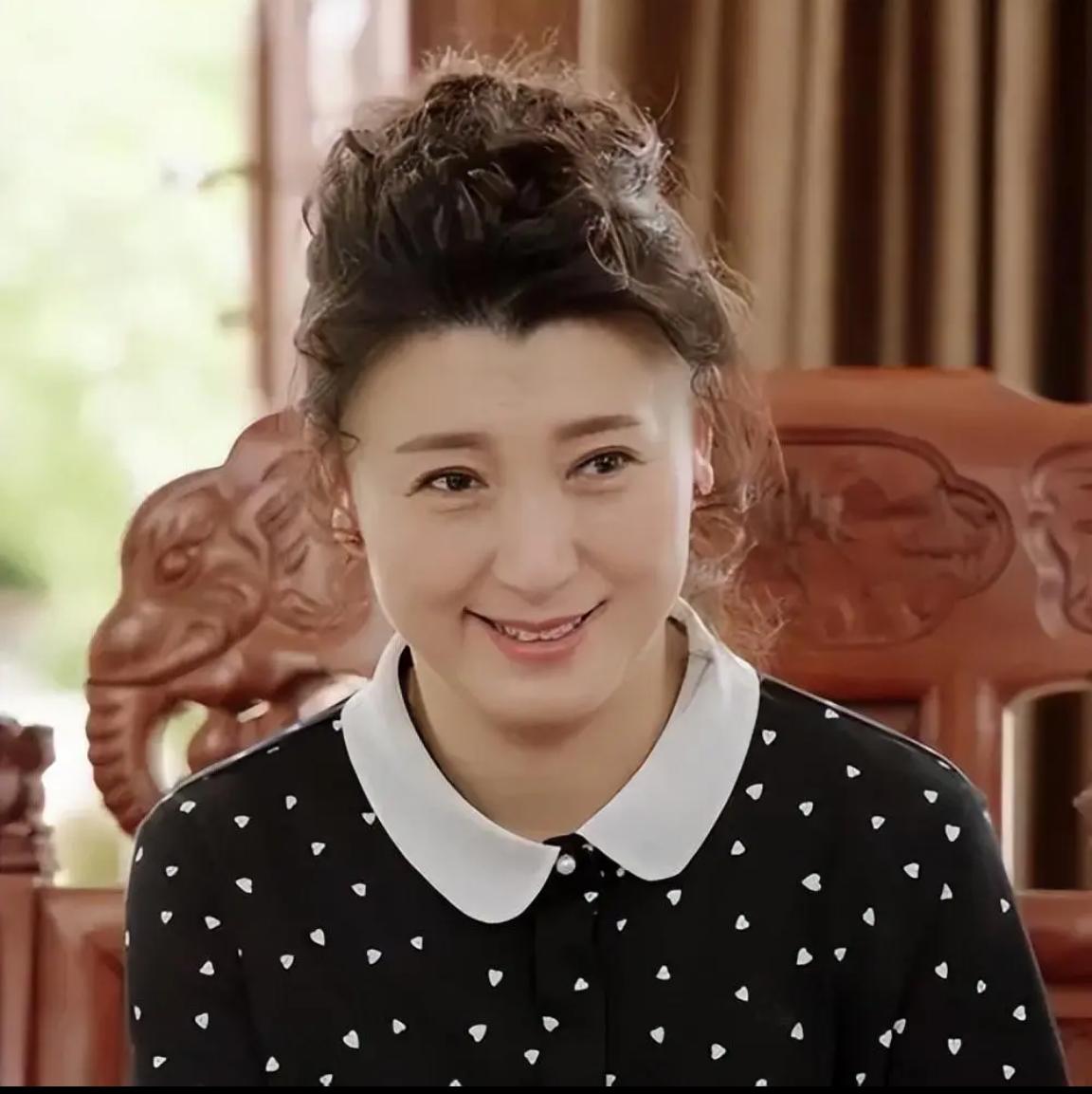 这不是道歉，这是表演投资，代言没有了，观众缘没有了，财路断了，才会想到这一层。