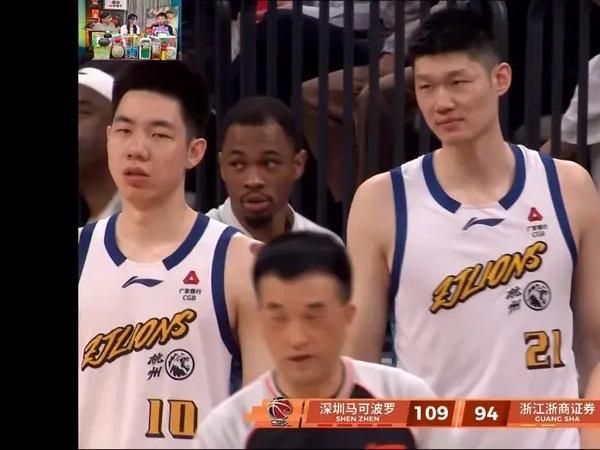 浙江广厦男篮又放水了！
今晚惨败深圳男篮！
比赛中，广厦男篮的球员表现堪称灾难，