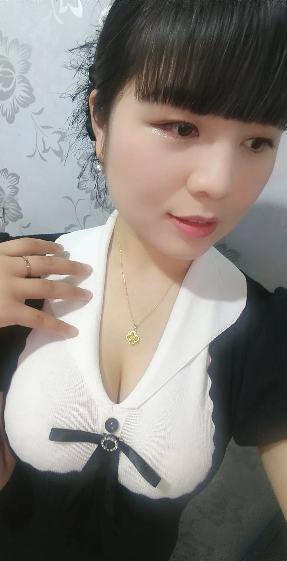 小梦想大梦想只有努力就不是空想。 可怕的从来不是旁人的评价而是自己烂泥...