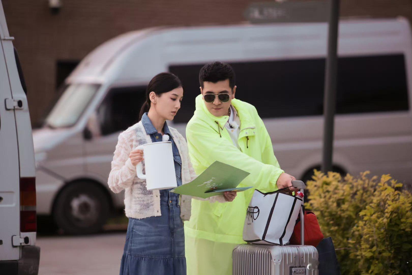 #杨子贬低黄圣依# 太无语了 对谁都这么没礼貌 平时没少PUA黄圣依吧#杨子 你