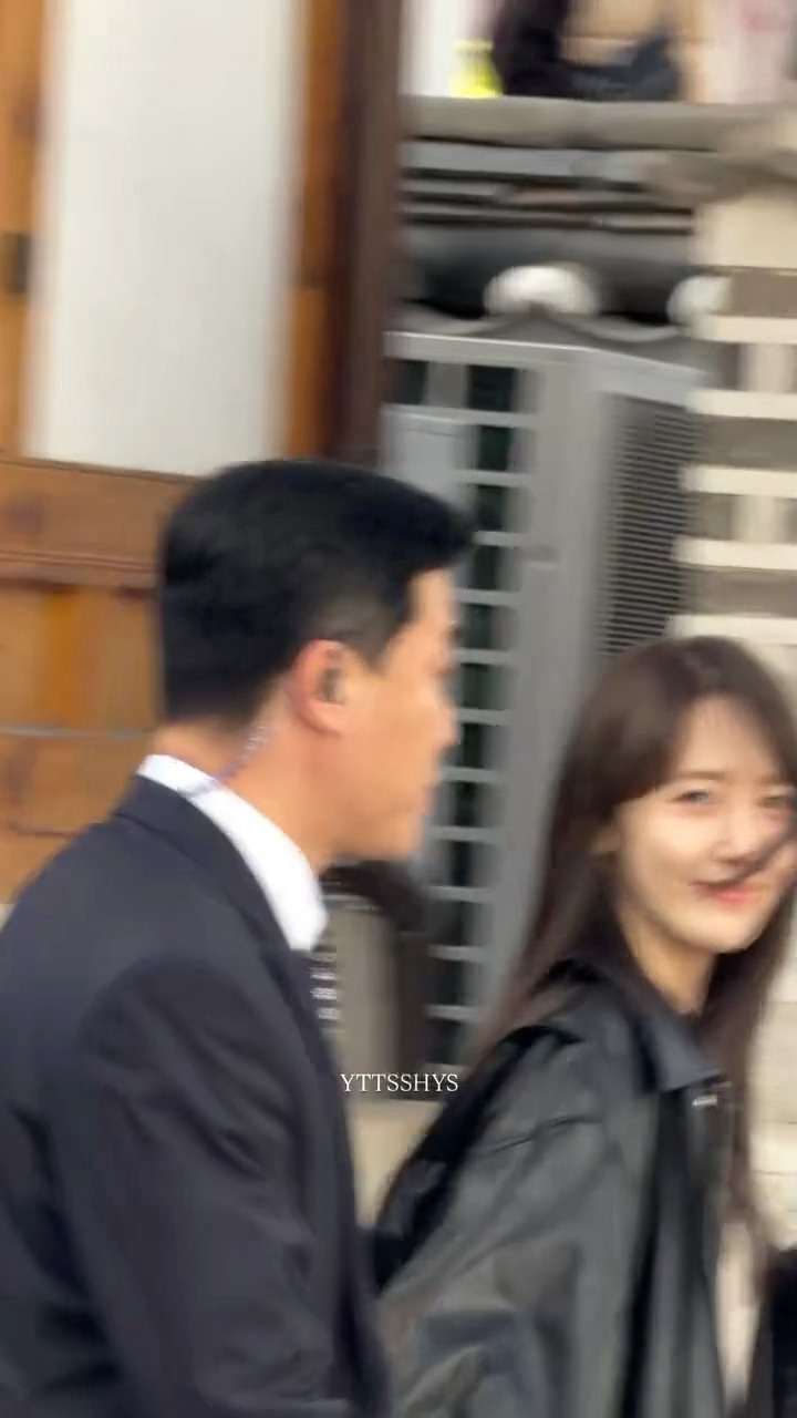 林允儿 昨天的活动，好害怕我八十那天 她还是这样