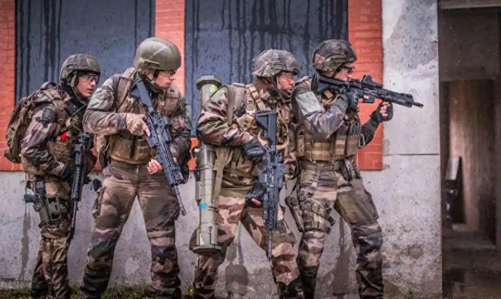 又被打崩了！俄特种部队拿下指挥部，乌军精锐旅集体叛逃

12月的俄乌战场，因为一