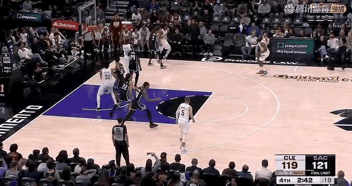 哈米组合首战创骑士一纪录，詹欧都未能做到。

哈登加盟新东家首秀战胜国王队，米切