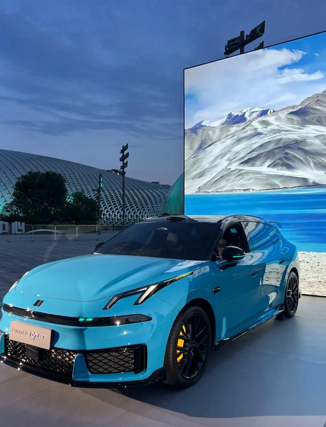 07GT配MRC悬架，飞坡不跳、过弯不飘
很多人看完领克07GT的参数表，最先记