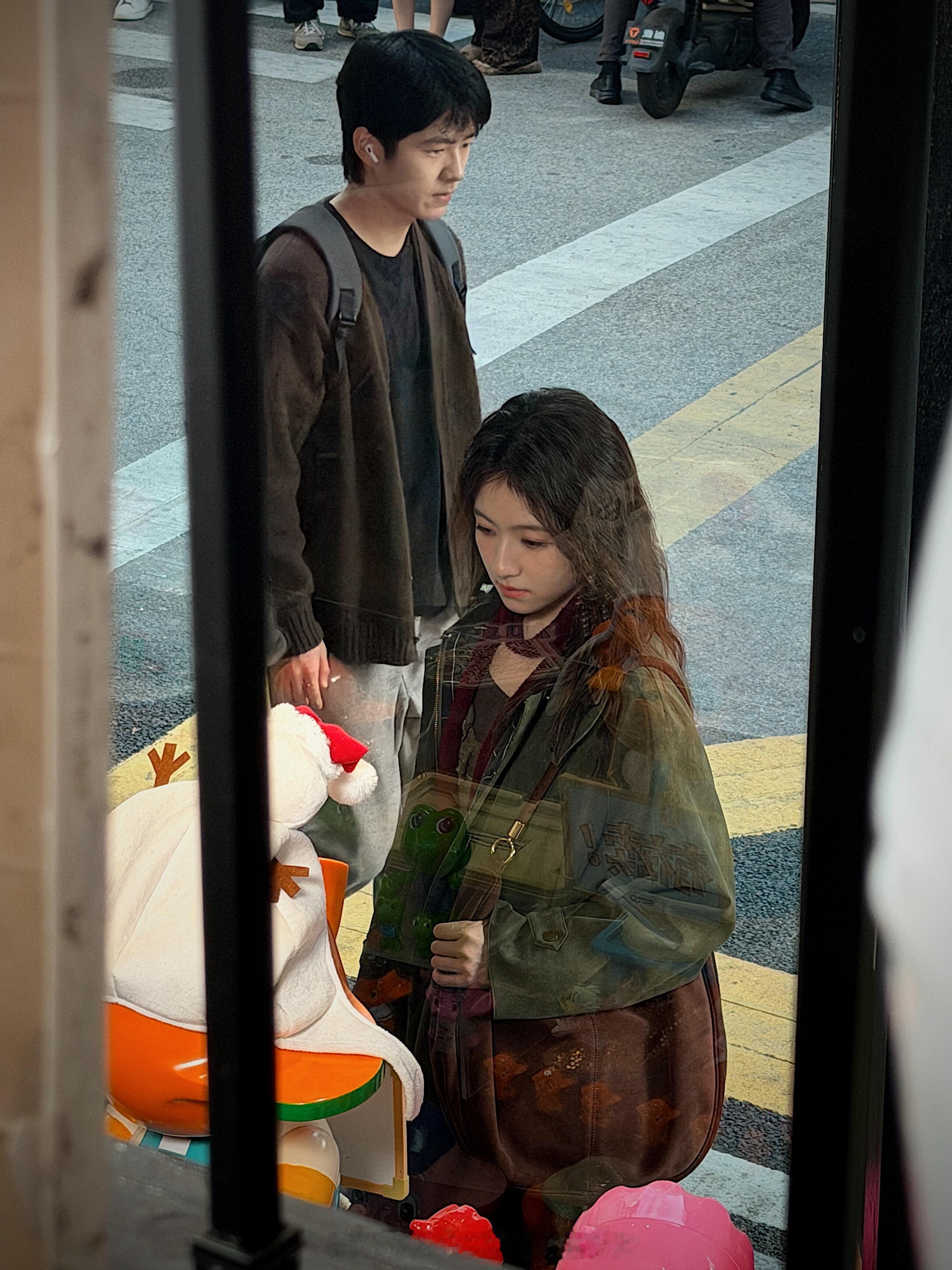 刘昊然李兰迪《海岛舒服日志》厦门同框路透有！！