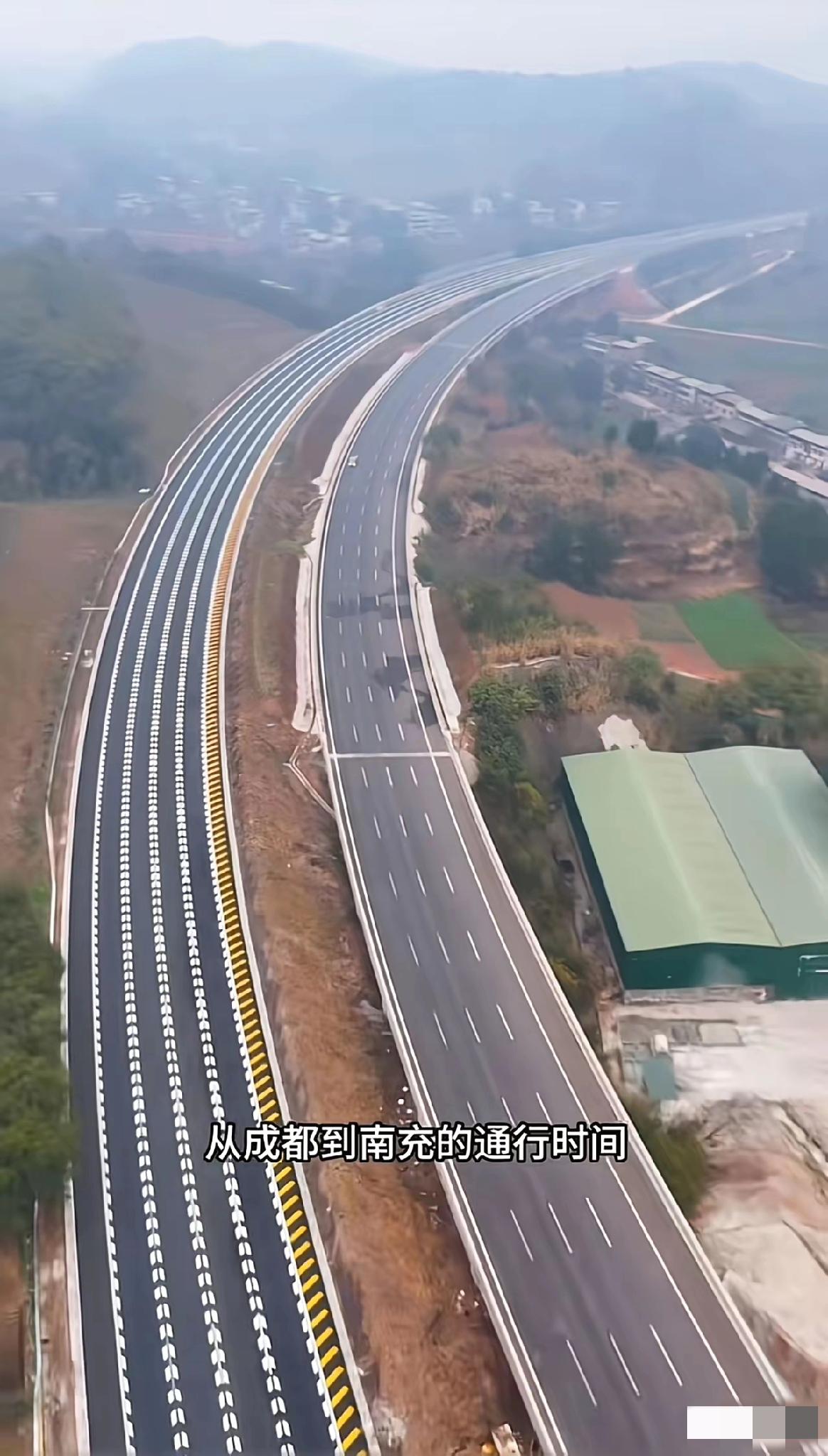 假如高速公路都按照这种标准修建，过年还会发生堵车吗？[what]