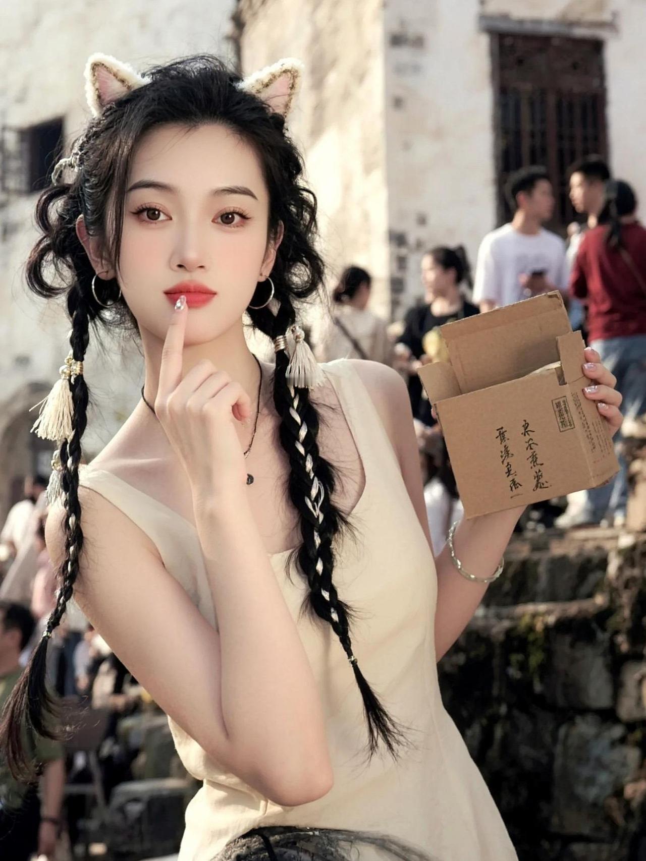 AI古风持卷照 抖音ai创作 抖音玩法合伙人计划。