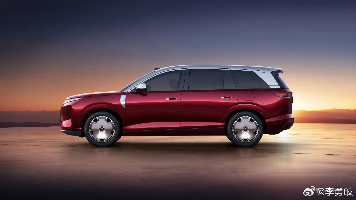 比亚迪开年王炸！王朝网的旗舰9系SUV，大唐官图来了！双拼色+大饼轮毂，将豪华旗