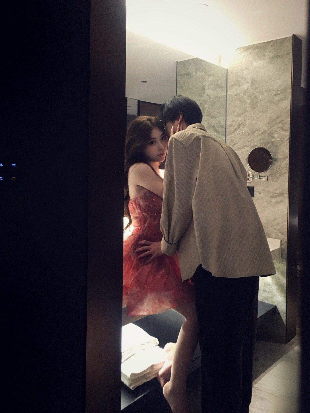 爱我就让我踩着你往上爬 