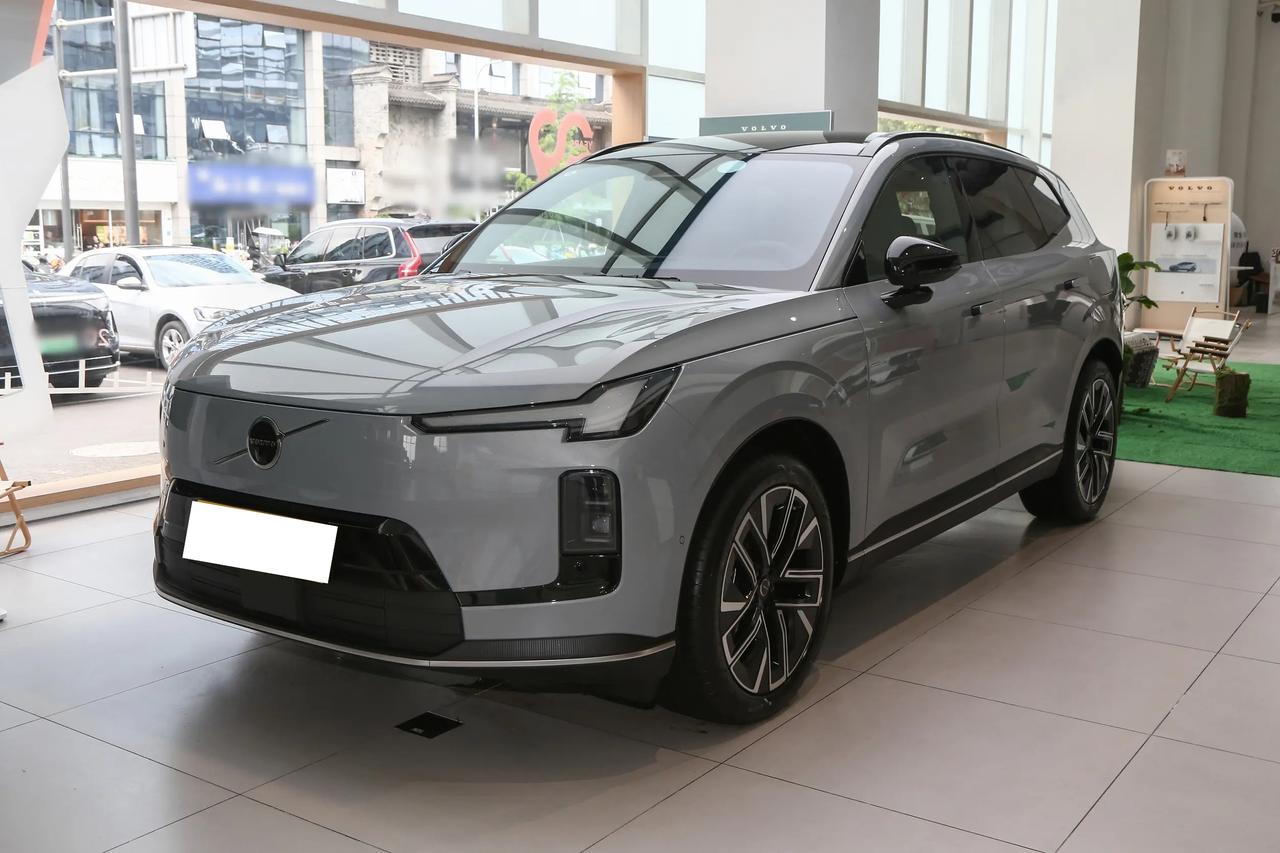 1.5T插混放在沃尔沃XC70上，我觉得别拿它当性能车看🚗它的逻辑很清楚：城市