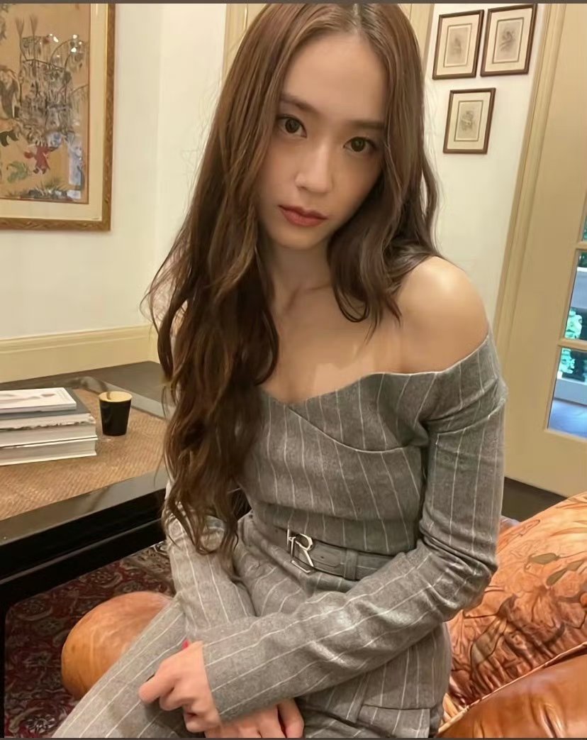 网传浪姐7有郑秀晶这真是天菜 没有女孩不爱郑秀晶，宇宙里找不出第二个郑秀晶了！！