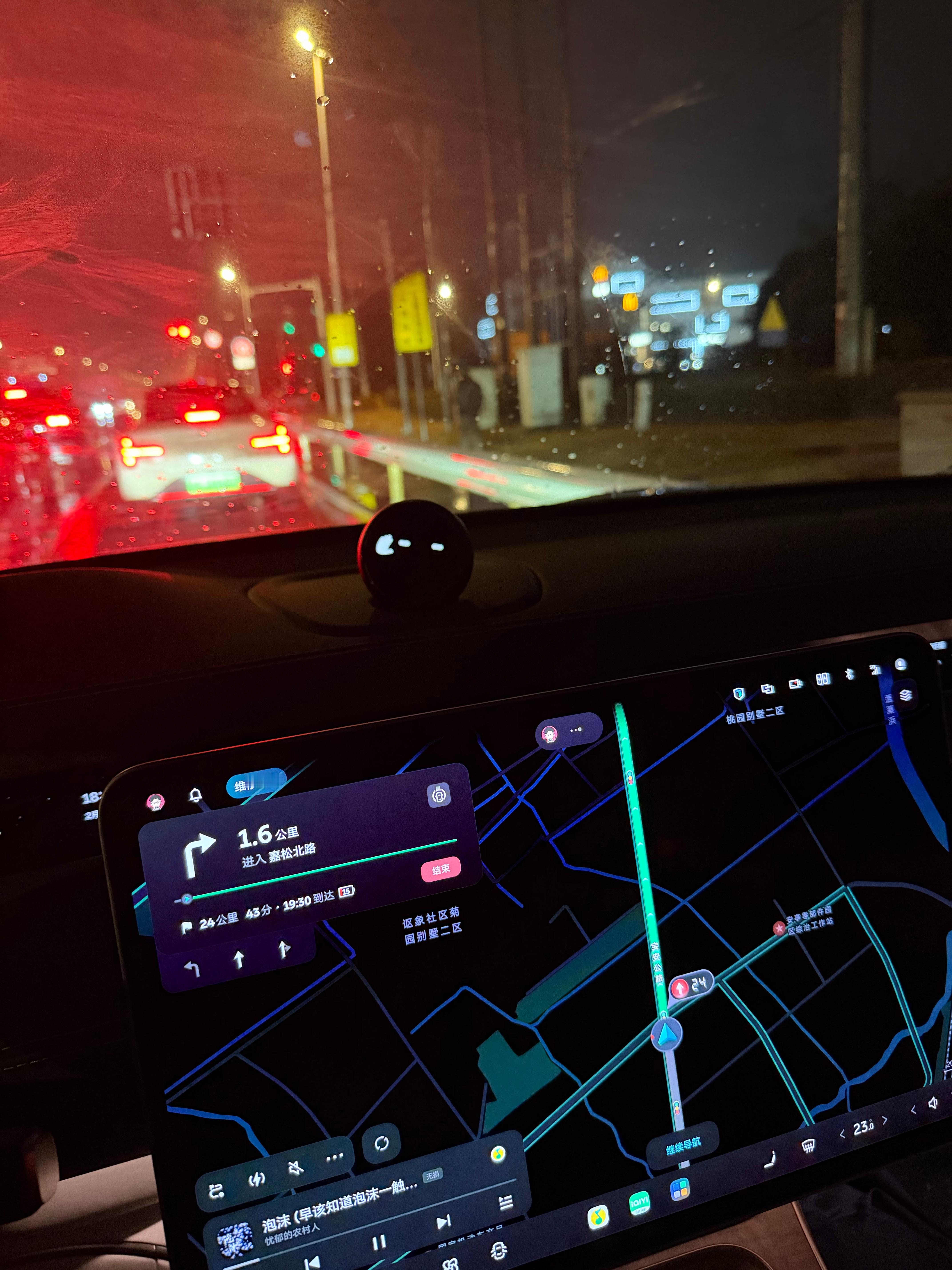 开了半个月起亚嘉华，现在开ET9感觉来了发达国家 