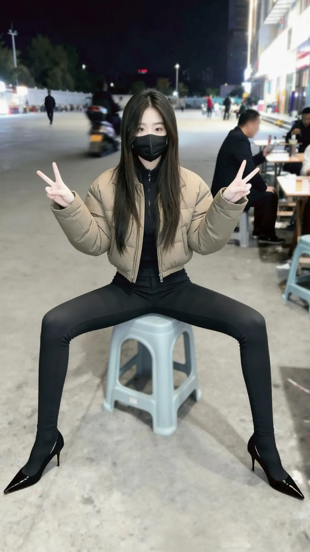 抖出你的小蛮腰  听说这是男生都喜欢的动作身材你品你细细的品