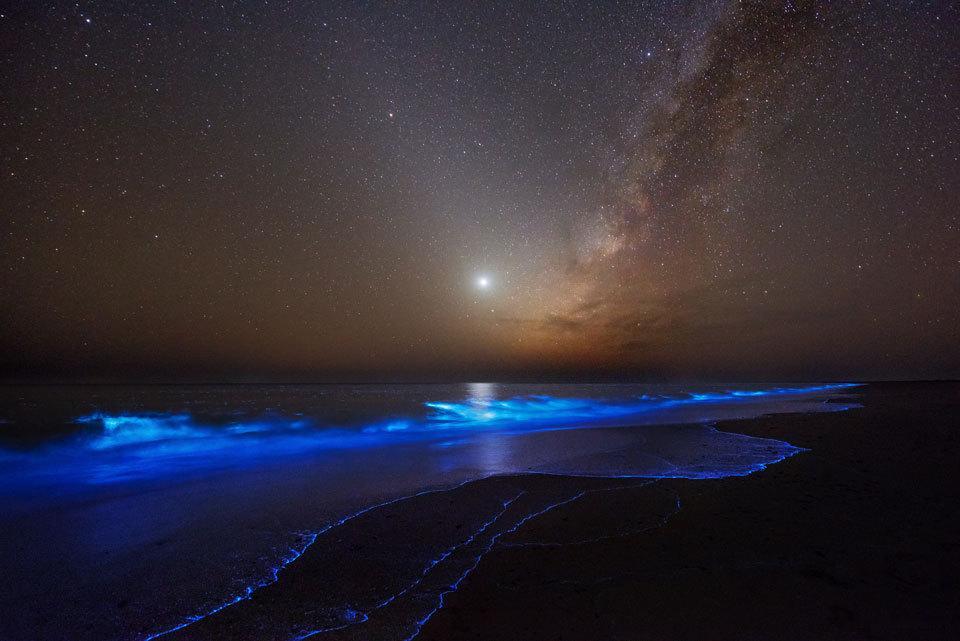 #每天一天文图# 黑夜的辉光 ​​​