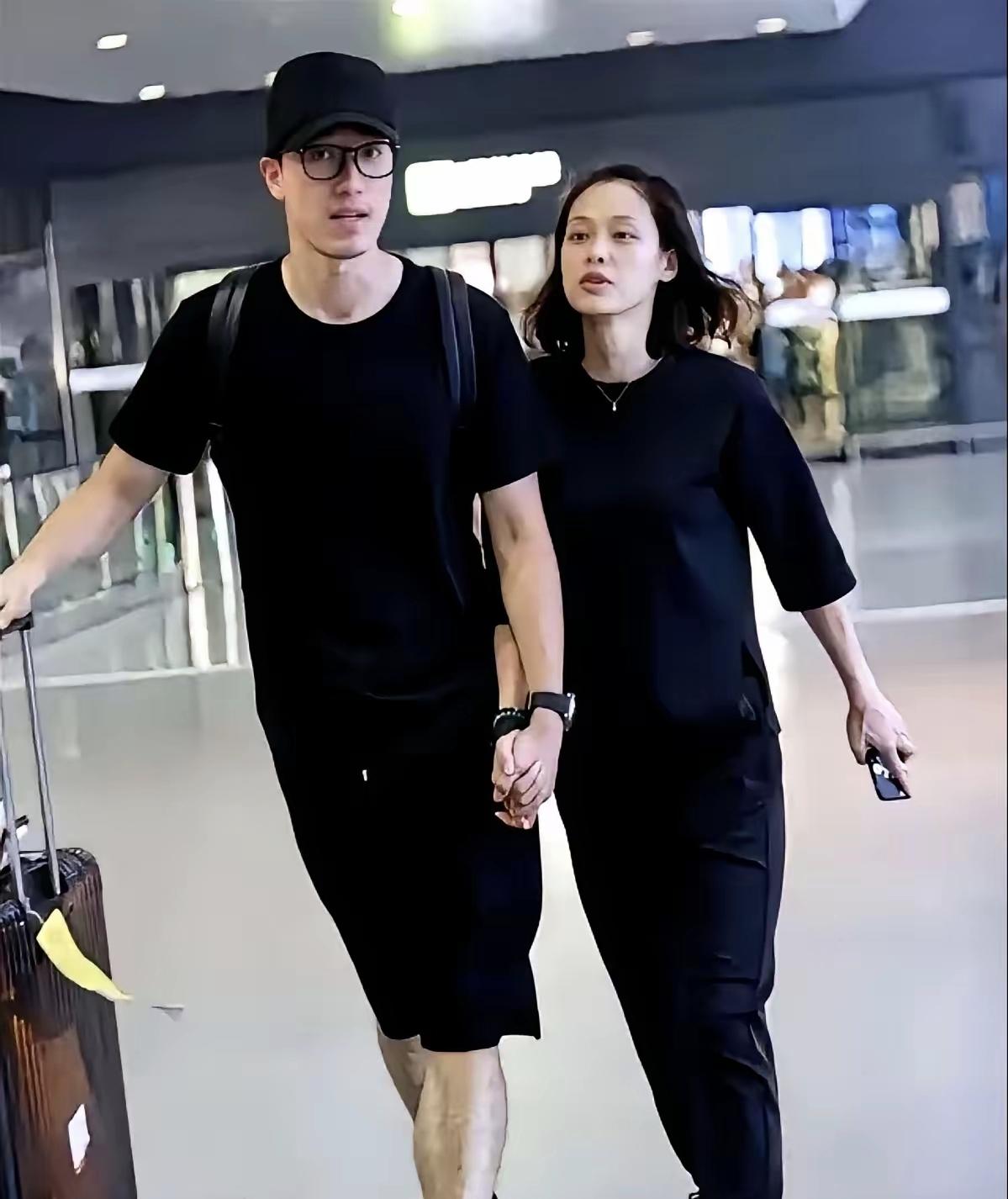 最近传出刘翔和他老婆定居美国洛杉矶了，两个人看着很幸福，刘翔拥有10个亿的身家，